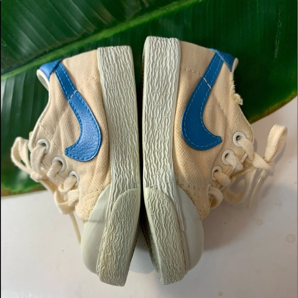 Vintage RARE Nike Canvas Courts Shoes Baby Size 3​